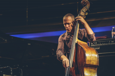 Avishai Cohen při koncertu v Rudolfinu 27. 4. 2015