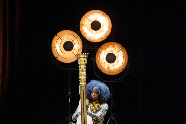 Foto: The Brandee Younger Trio, Cabaret Des Péchés, Brno, 5. 10. 2025