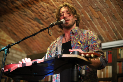 Wille Edwards při koncertě v pražském Zasekáváku 28. 4. 2022