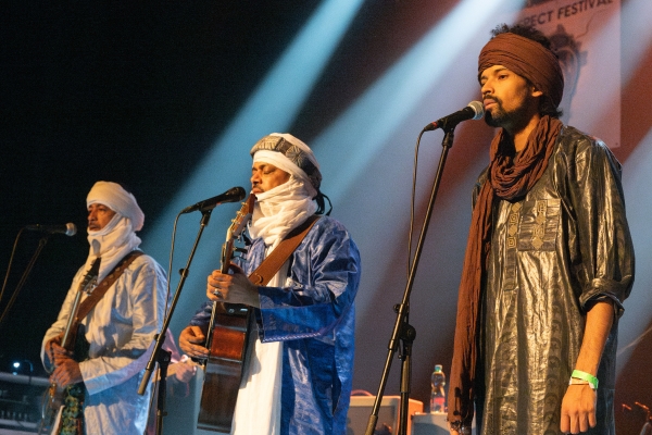 Do vyprodané Akropole zavítali Tinariwen a jejich pouštní blues