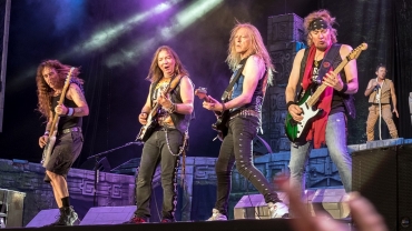 Iron Maiden pravidelně hrají i v Česku. Například v roce 2016 zahráli v pražském Edenu.
