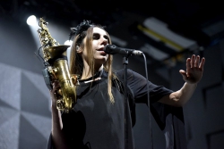 PJ Harvey ve Foru Karlín 13. října 2016